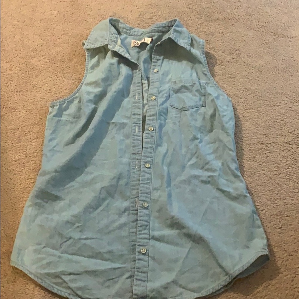 Women’s Sleeveless top